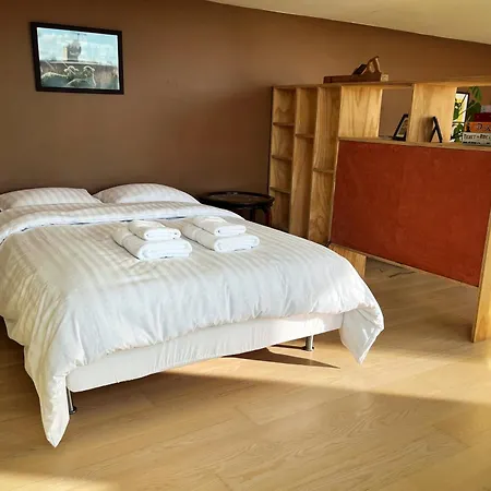 Cozy With Outdoor Space