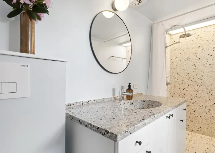 Cozy With Outdoor Space 招待所