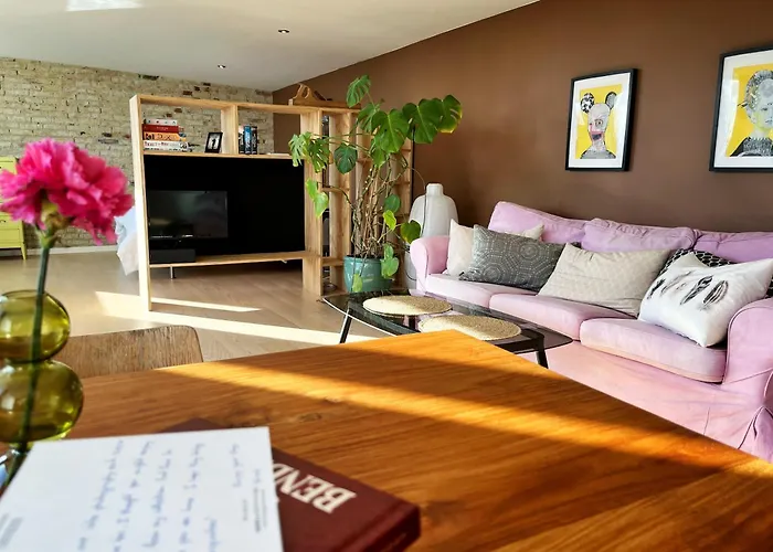 Cozy With Outdoor Space 招待所 布拉布兰